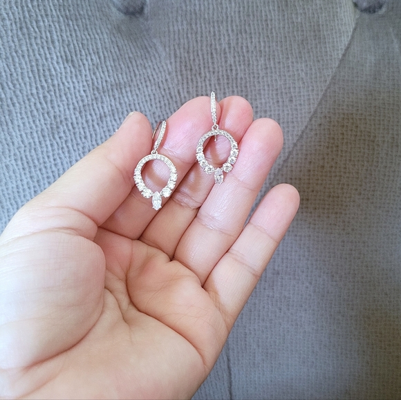 Nadri Silver🤍 Egg Shaped Cubic Zirconia💎 Drop Earrings - Picture 11 of 15